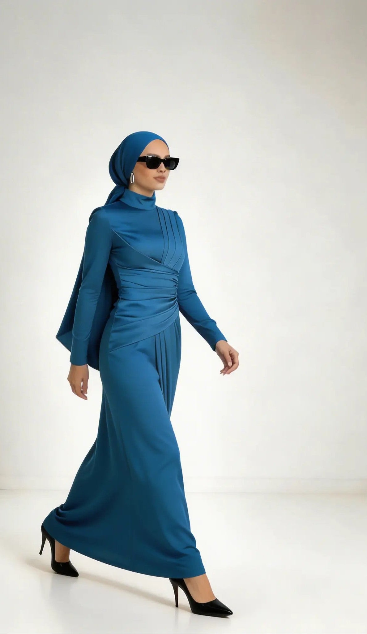 CELINE DRESS elegant walking-view 